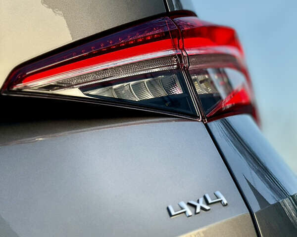 Сірий Шкода Kodiaq, об'ємом двигуна 2 л та пробігом 220 тис. км за 31200 $, фото 59 на Automoto.ua