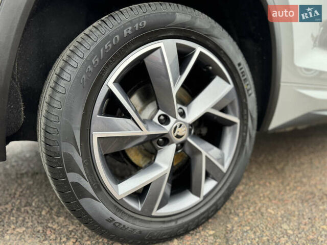 Серый Шкода Kodiaq, объемом двигателя 1.97 л и пробегом 181 тыс. км за 35500 $, фото 25 на Automoto.ua