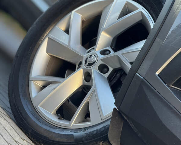 Сірий Шкода Kodiaq, об'ємом двигуна 2 л та пробігом 220 тис. км за 31200 $, фото 30 на Automoto.ua