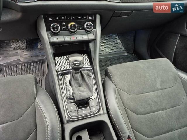 Серый Шкода Kodiaq, объемом двигателя 1.97 л и пробегом 151 тыс. км за 31500 $, фото 14 на Automoto.ua