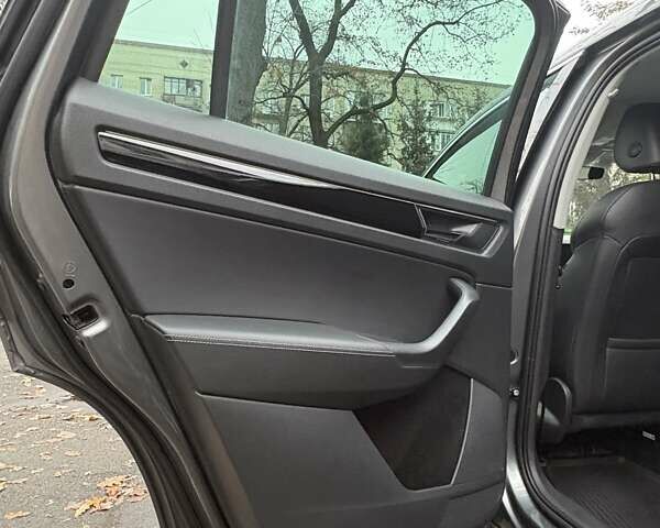 Серый Шкода Kodiaq, объемом двигателя 1.98 л и пробегом 151 тыс. км за 29300 $, фото 5 на Automoto.ua