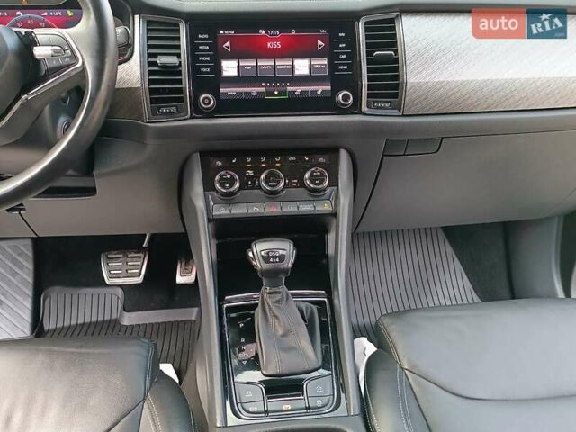 Серый Шкода Kodiaq, объемом двигателя 1.97 л и пробегом 106 тыс. км за 37799 $, фото 46 на Automoto.ua