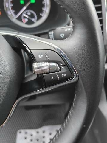Сірий Шкода Kodiaq, об'ємом двигуна 2 л та пробігом 86 тис. км за 31900 $, фото 48 на Automoto.ua