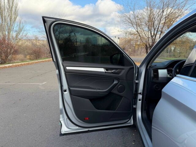 Серый Шкода Kodiaq, объемом двигателя 1.5 л и пробегом 80 тыс. км за 32000 $, фото 11 на Automoto.ua