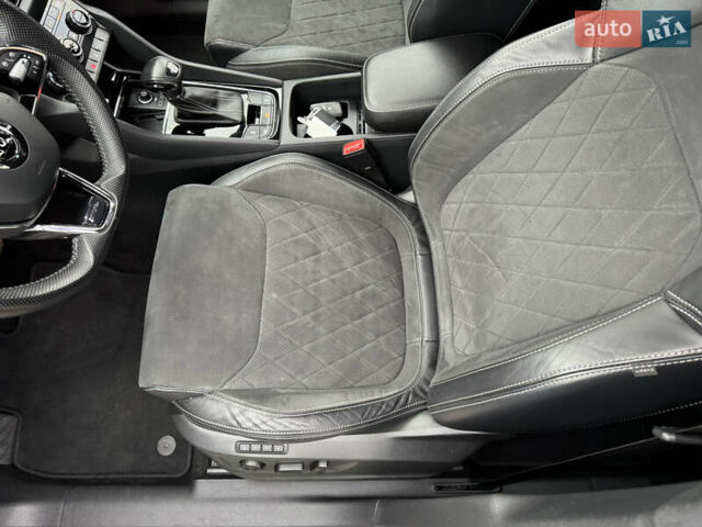 Серый Шкода Kodiaq, объемом двигателя 1.97 л и пробегом 181 тыс. км за 35500 $, фото 79 на Automoto.ua