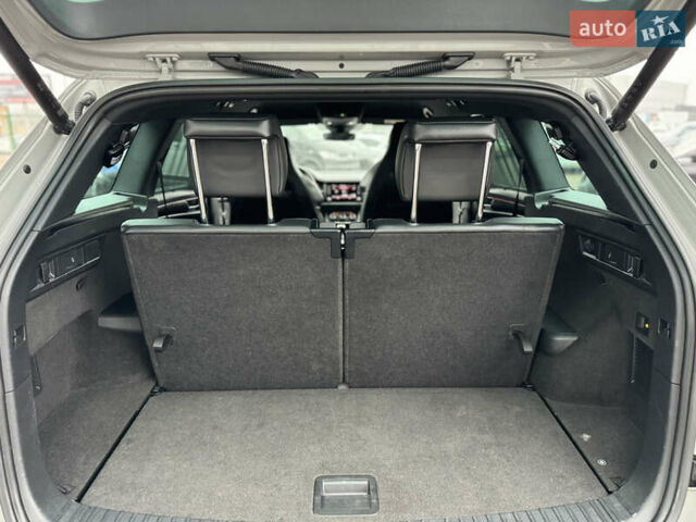 Серый Шкода Kodiaq, объемом двигателя 1.97 л и пробегом 181 тыс. км за 35500 $, фото 129 на Automoto.ua