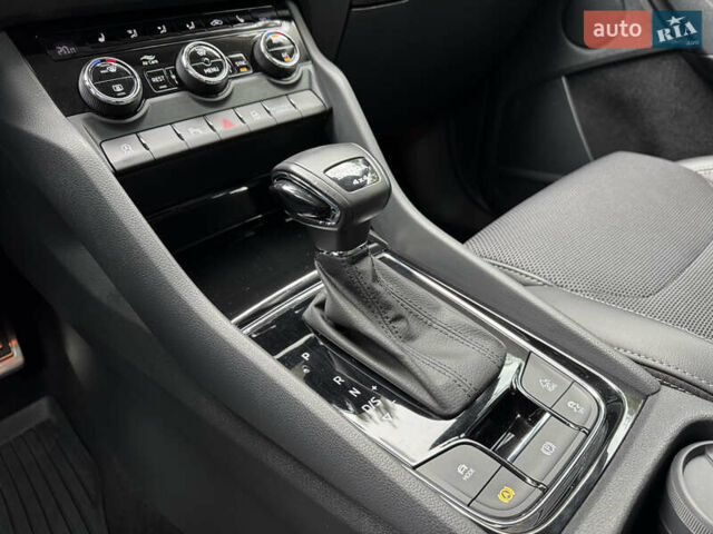 Шкода Kodiaq 2022 у Києві на Automoto.ua Сірий Шкода Kodiaq, об'ємом двигуна 2 л та пробігом 169 тис. км за 35999 $, фото 86 на Automoto.ua