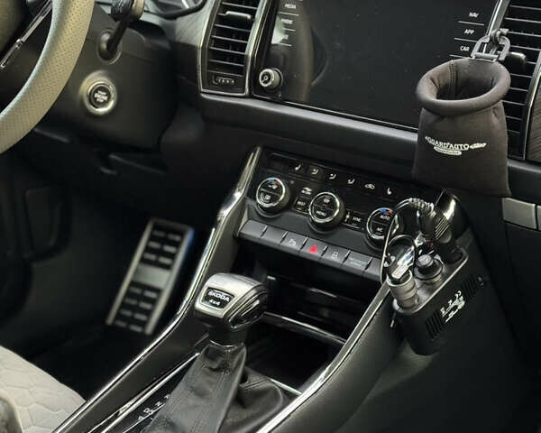 Серый Шкода Kodiaq, объемом двигателя 1.98 л и пробегом 64 тыс. км за 34500 $, фото 29 на Automoto.ua