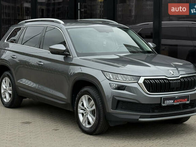Серый Шкода Kodiaq, объемом двигателя 2 л и пробегом 67 тыс. км за 29999 $, фото 3 на Automoto.ua