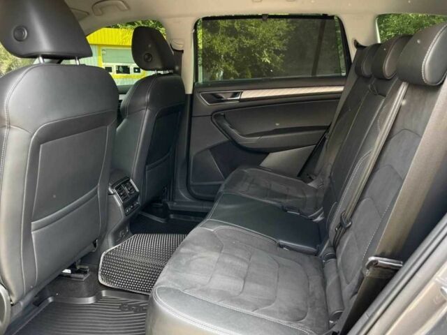 Серый Шкода Kodiaq, объемом двигателя 2 л и пробегом 58 тыс. км за 34999 $, фото 6 на Automoto.ua