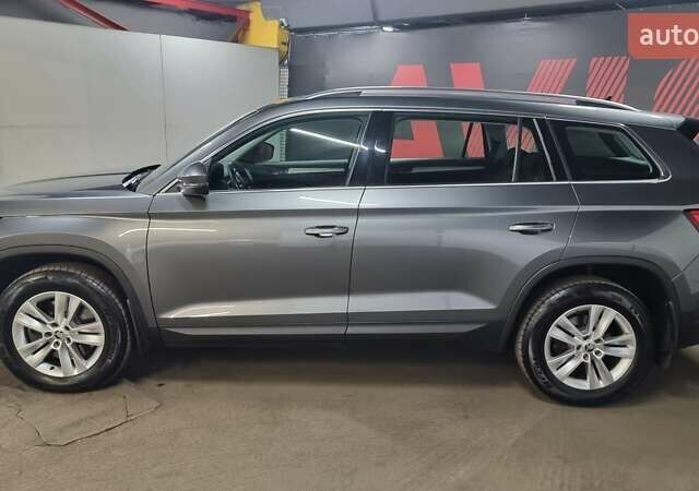 Серый Шкода Kodiaq, объемом двигателя 1.98 л и пробегом 39 тыс. км за 31300 $, фото 2 на Automoto.ua