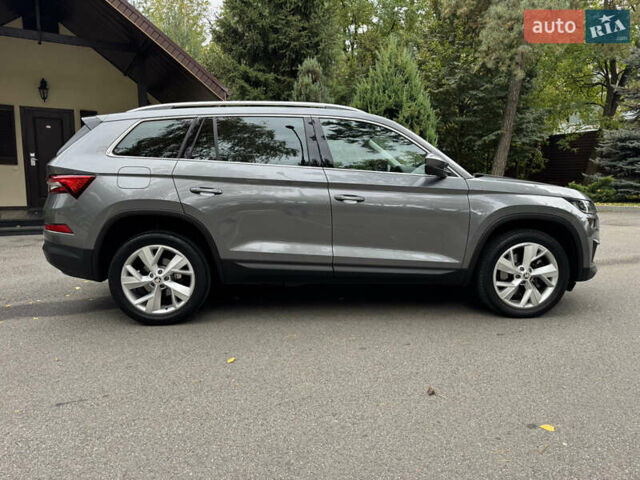 Шкода Kodiaq 2022 у Києві на Automoto.ua Сірий Шкода Kodiaq, об'ємом двигуна 2 л та пробігом 169 тис. км за 35999 $, фото 8 на Automoto.ua