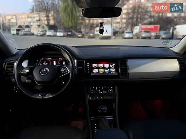 Серый Шкода Kodiaq, объемом двигателя 1.97 л и пробегом 259 тыс. км за 29499 $, фото 17 на Automoto.ua