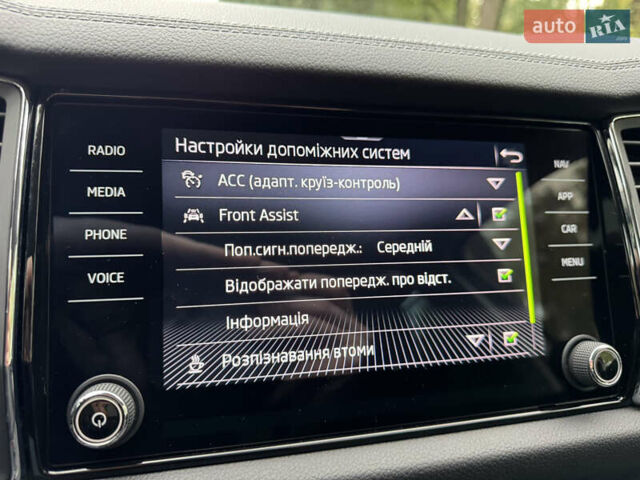 Шкода Kodiaq 2022 у Києві на Automoto.ua Сірий Шкода Kodiaq, об'ємом двигуна 2 л та пробігом 169 тис. км за 35999 $, фото 98 на Automoto.ua