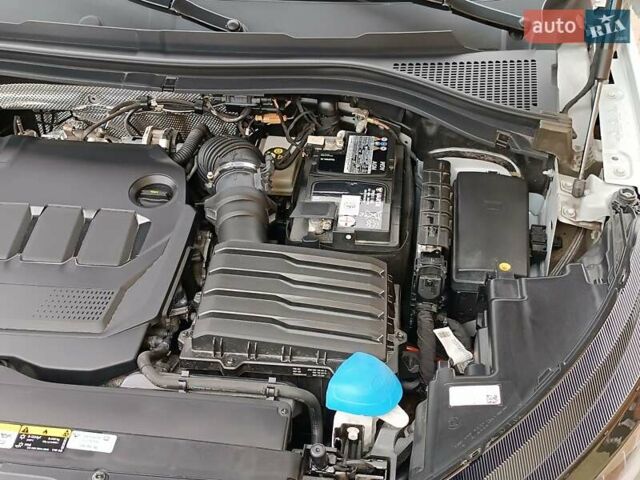 Серый Шкода Kodiaq, объемом двигателя 1.97 л и пробегом 106 тыс. км за 37700 $, фото 79 на Automoto.ua