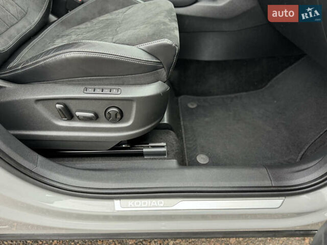 Серый Шкода Kodiaq, объемом двигателя 1.97 л и пробегом 181 тыс. км за 35500 $, фото 95 на Automoto.ua