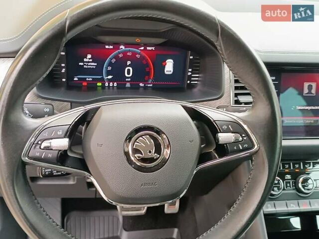 Серый Шкода Kodiaq, объемом двигателя 1.97 л и пробегом 106 тыс. км за 37700 $, фото 47 на Automoto.ua