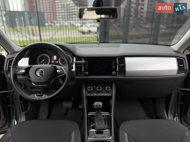 Серый Шкода Kodiaq, объемом двигателя 2 л и пробегом 67 тыс. км за 29999 $, фото 14 на Automoto.ua