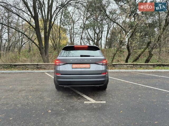 Серый Шкода Kodiaq, объемом двигателя 1.97 л и пробегом 151 тыс. км за 31500 $, фото 5 на Automoto.ua