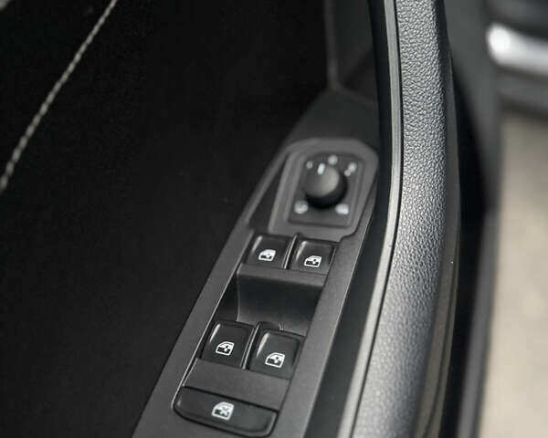 Сірий Шкода Kodiaq, об'ємом двигуна 2 л та пробігом 220 тис. км за 31200 $, фото 124 на Automoto.ua