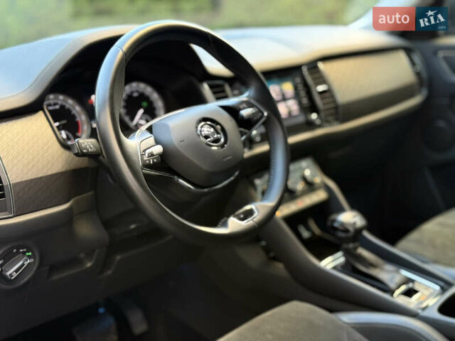 Сірий Шкода Kodiaq, об'ємом двигуна 2 л та пробігом 48 тис. км за 35000 $, фото 31 на Automoto.ua