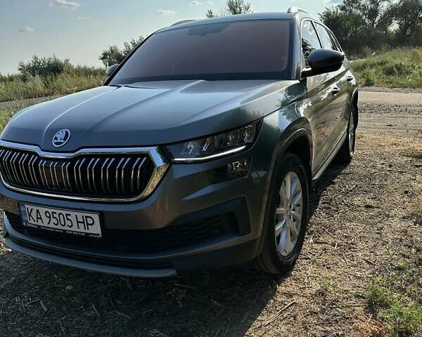 Серый Шкода Kodiaq, объемом двигателя 1.97 л и пробегом 40 тыс. км за 40000 $, фото 4 на Automoto.ua