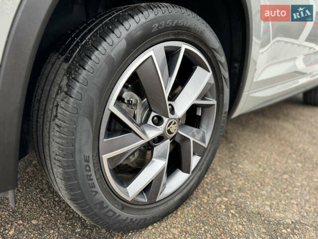 Серый Шкода Kodiaq, объемом двигателя 1.97 л и пробегом 181 тыс. км за 35500 $, фото 43 на Automoto.ua