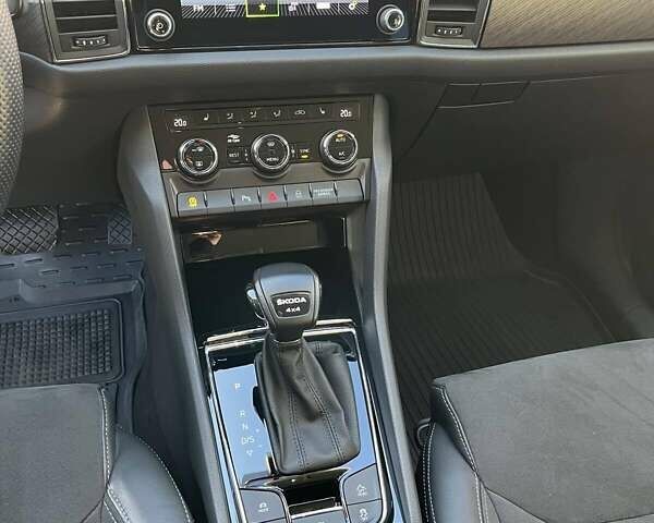 Серый Шкода Kodiaq, объемом двигателя 1.97 л и пробегом 90 тыс. км за 35500 $, фото 10 на Automoto.ua