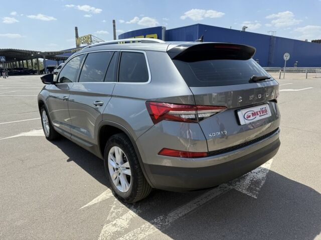 Шкода Kodiaq 2022 в Кривом Роге на Automoto.ua Серый Шкода Kodiaq, объемом двигателя 2 л и пробегом 69 тыс. км за 31500 $, фото 2 на Automoto.ua