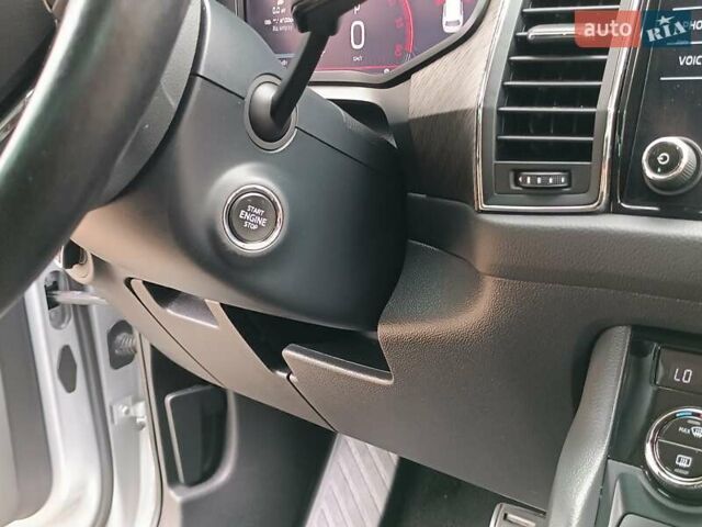 Серый Шкода Kodiaq, объемом двигателя 1.97 л и пробегом 106 тыс. км за 37700 $, фото 75 на Automoto.ua