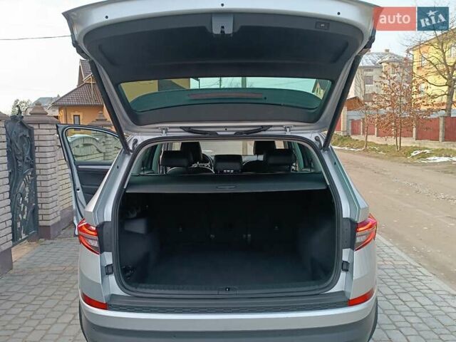 Серый Шкода Kodiaq, объемом двигателя 1.97 л и пробегом 106 тыс. км за 37799 $, фото 62 на Automoto.ua