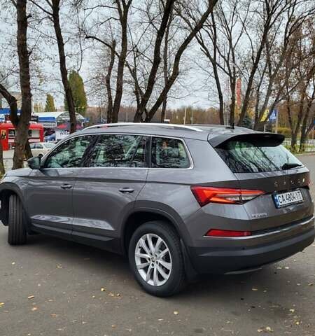 Серый Шкода Kodiaq, объемом двигателя 1.97 л и пробегом 150 тыс. км за 30500 $, фото 4 на Automoto.ua