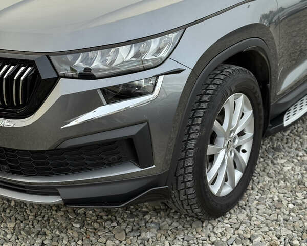Серый Шкода Kodiaq, объемом двигателя 1.98 л и пробегом 64 тыс. км за 34500 $, фото 34 на Automoto.ua