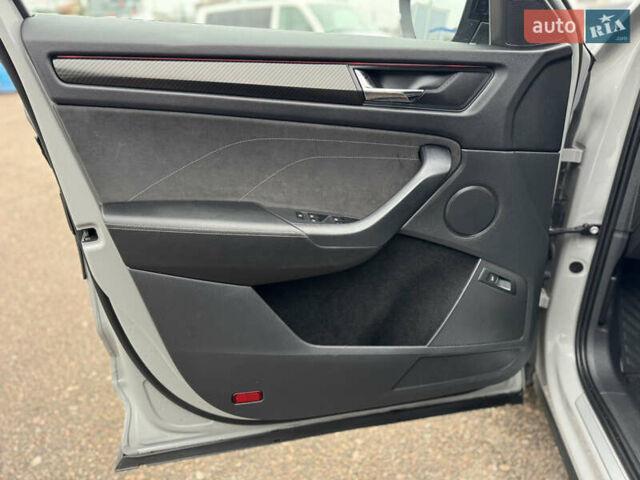 Серый Шкода Kodiaq, объемом двигателя 1.97 л и пробегом 181 тыс. км за 35500 $, фото 49 на Automoto.ua