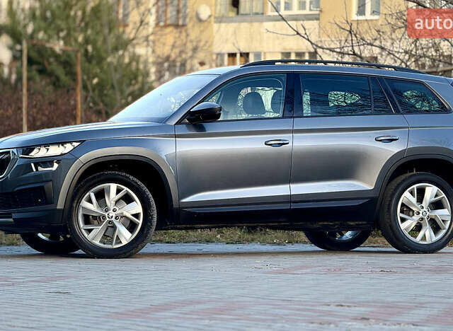 Сірий Шкода Kodiaq, об'ємом двигуна 2 л та пробігом 220 тис. км за 31200 $, фото 4 на Automoto.ua