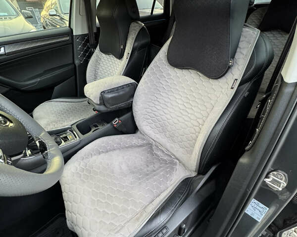 Серый Шкода Kodiaq, объемом двигателя 1.98 л и пробегом 64 тыс. км за 34500 $, фото 14 на Automoto.ua