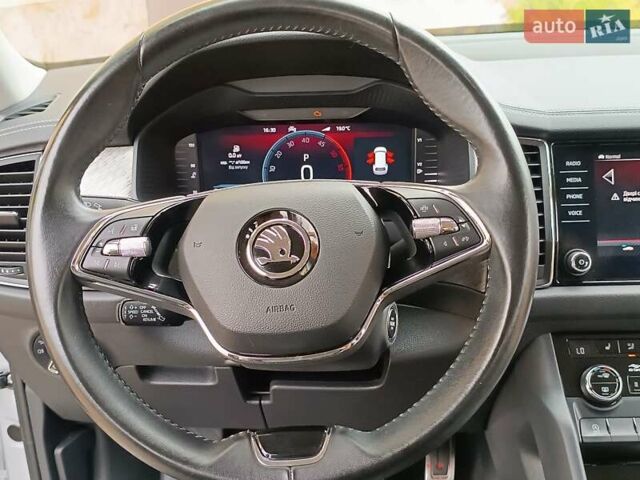 Серый Шкода Kodiaq, объемом двигателя 1.97 л и пробегом 106 тыс. км за 37700 $, фото 72 на Automoto.ua