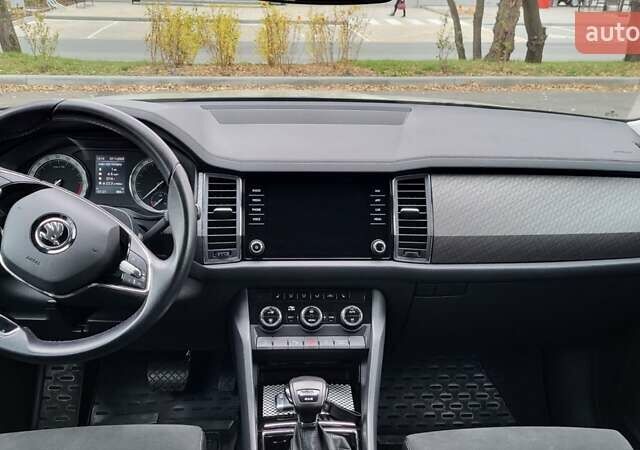Серый Шкода Kodiaq, объемом двигателя 1.97 л и пробегом 150 тыс. км за 30500 $, фото 3 на Automoto.ua