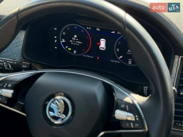 Серый Шкода Kodiaq, объемом двигателя 1.97 л и пробегом 165 тыс. км за 35200 $, фото 5 на Automoto.ua