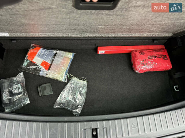 Серый Шкода Kodiaq, объемом двигателя 1.97 л и пробегом 181 тыс. км за 35500 $, фото 119 на Automoto.ua