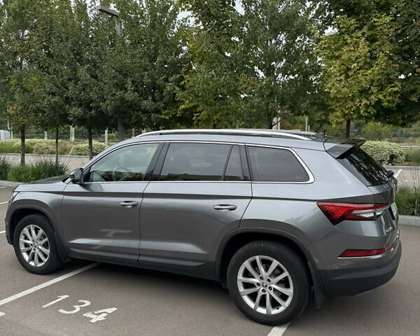 Серый Шкода Kodiaq, объемом двигателя 1.98 л и пробегом 57 тыс. км за 42000 $, фото 3 на Automoto.ua