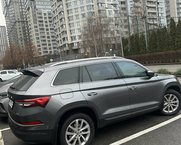 Серый Шкода Kodiaq, объемом двигателя 1.97 л и пробегом 43 тыс. км за 40000 $, фото 3 на Automoto.ua