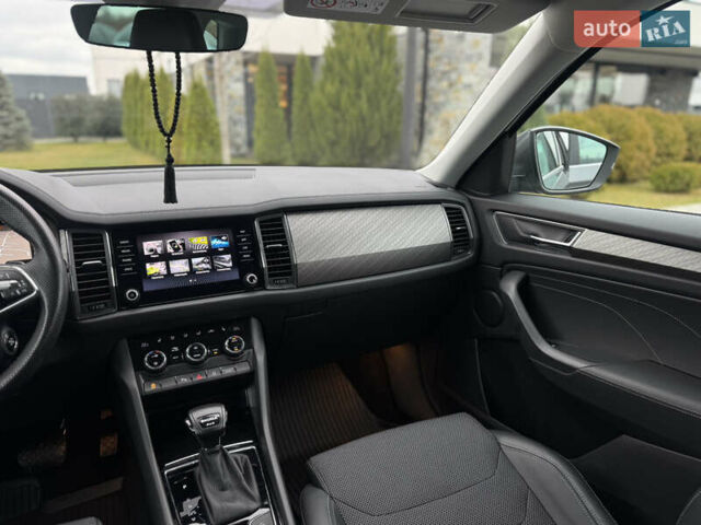 Серый Шкода Kodiaq, объемом двигателя 1.97 л и пробегом 184 тыс. км за 34999 $, фото 26 на Automoto.ua