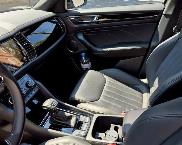 Шкода Kodiaq 2023 в Львове на Automoto.ua Серый Шкода Kodiaq, объемом двигателя 1.97 л и пробегом 31 тыс. км за 46000 $, фото 6 на Automoto.ua