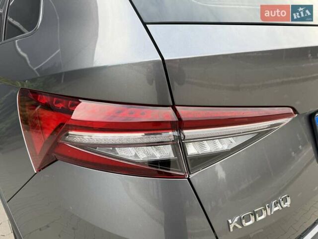 Серый Шкода Kodiaq, объемом двигателя 1.97 л и пробегом 43 тыс. км за 41500 $, фото 36 на Automoto.ua