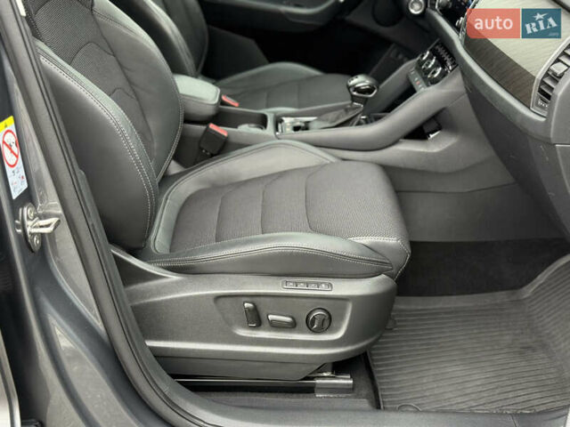 Серый Шкода Kodiaq, объемом двигателя 1.97 л и пробегом 169 тыс. км за 36499 $, фото 49 на Automoto.ua