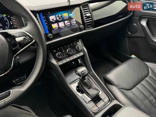 Сірий Шкода Kodiaq, об'ємом двигуна 1.98 л та пробігом 87 тис. км за 42000 $, фото 63 на Automoto.ua
