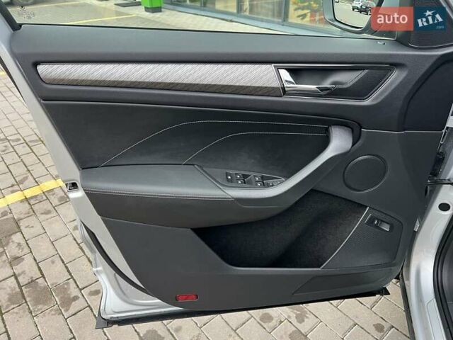 Серый Шкода Kodiaq, объемом двигателя 1.97 л и пробегом 49 тыс. км за 37800 $, фото 39 на Automoto.ua