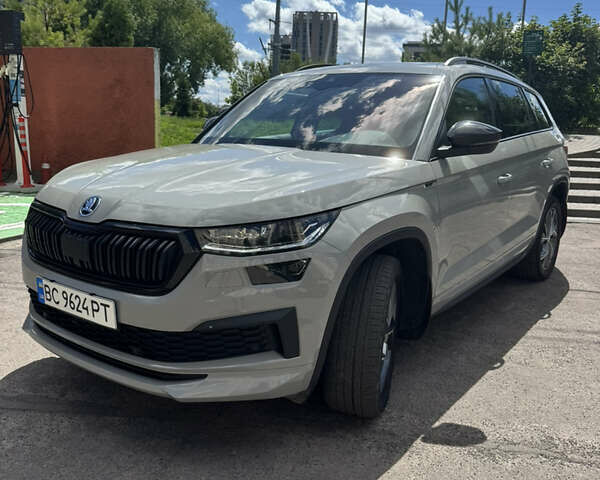 Сірий Шкода Kodiaq, об'ємом двигуна 1.97 л та пробігом 80 тис. км за 43000 $, фото 1 на Automoto.ua
