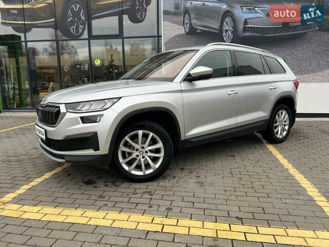 Серый Шкода Kodiaq, объемом двигателя 1.97 л и пробегом 49 тыс. км за 37800 $, фото 4 на Automoto.ua